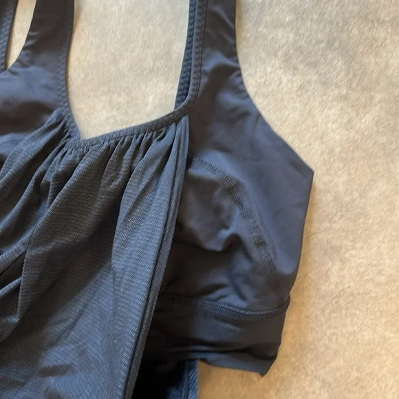 Lululemon No Limits tank - Picture 8 of 10